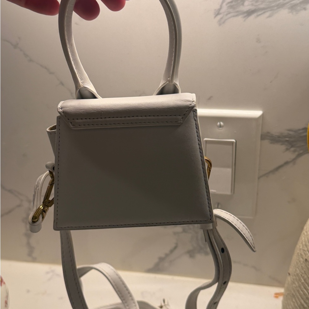 Jacquemus Elegant White Mini Bag - Picture 3 of 5